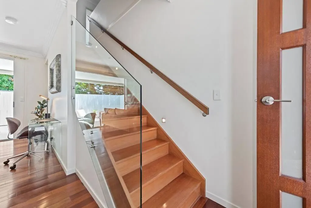 Blissful Bulimba ~ 3Bed/2.5Bath/1Car ~ Townhouse Villa Brisbane Holiday home
