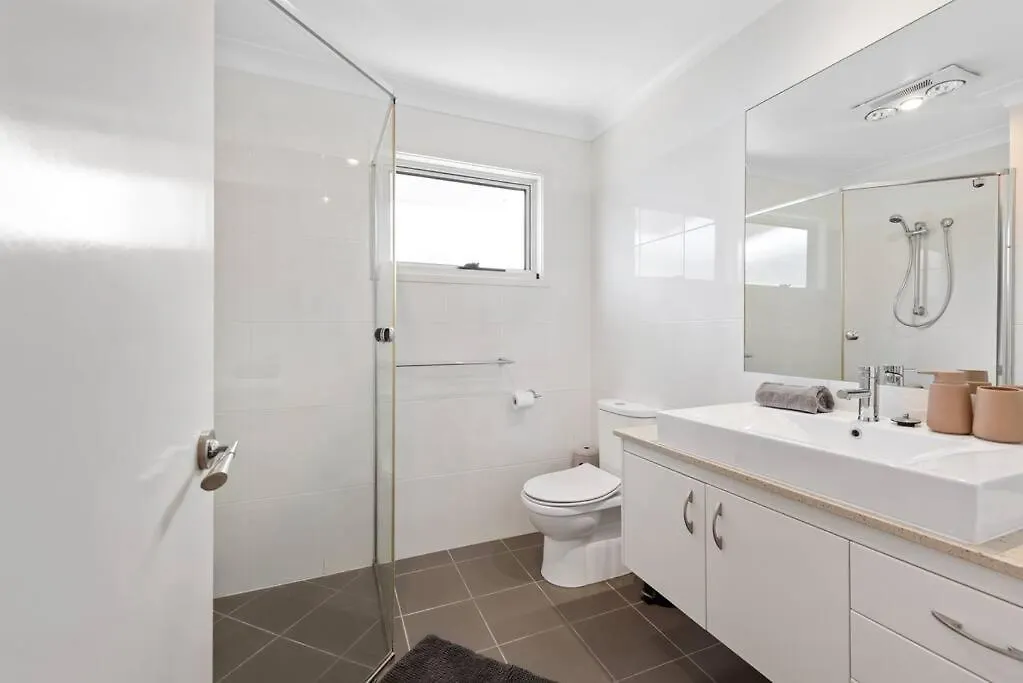 Blissful Bulimba ~ 3Bed/2.5Bath/1Car ~ Townhouse Villa Brisbane 0*,
